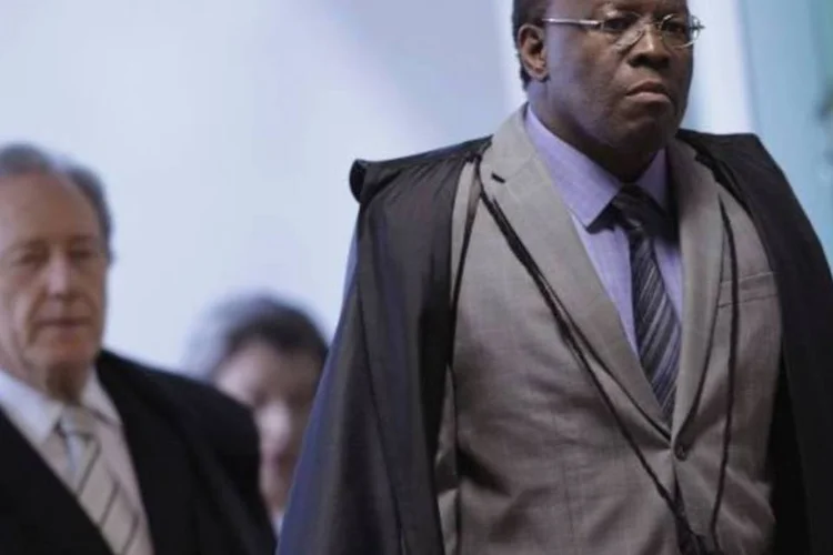 
	Joaquim Barbosa: ministro do STF afirma que&nbsp;dos 88,4 milh&otilde;es de processos que tramitavam na Justi&ccedil;a em 2011, cerca de 90%, encontravam-se em ju&iacute;zos de primeira inst&acirc;ncia
 (Ueslei Marcelino/Reuters)