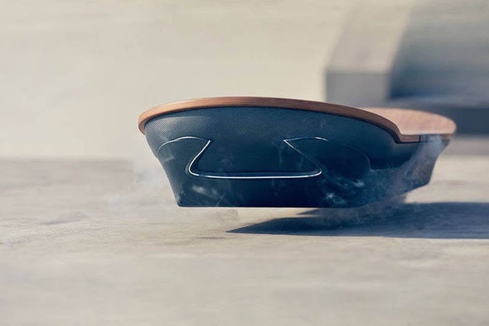 Lexus cria skate voador como o de "De Volta para o Futuro 2"