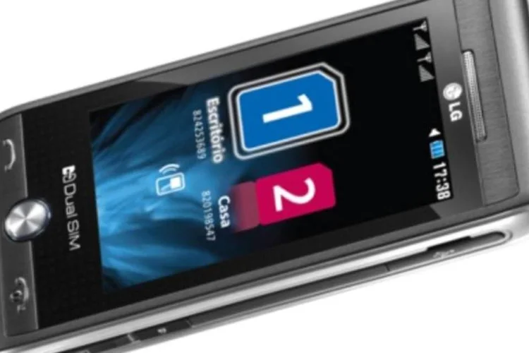 Celular permite escolher a linha de onde partirá a chamada