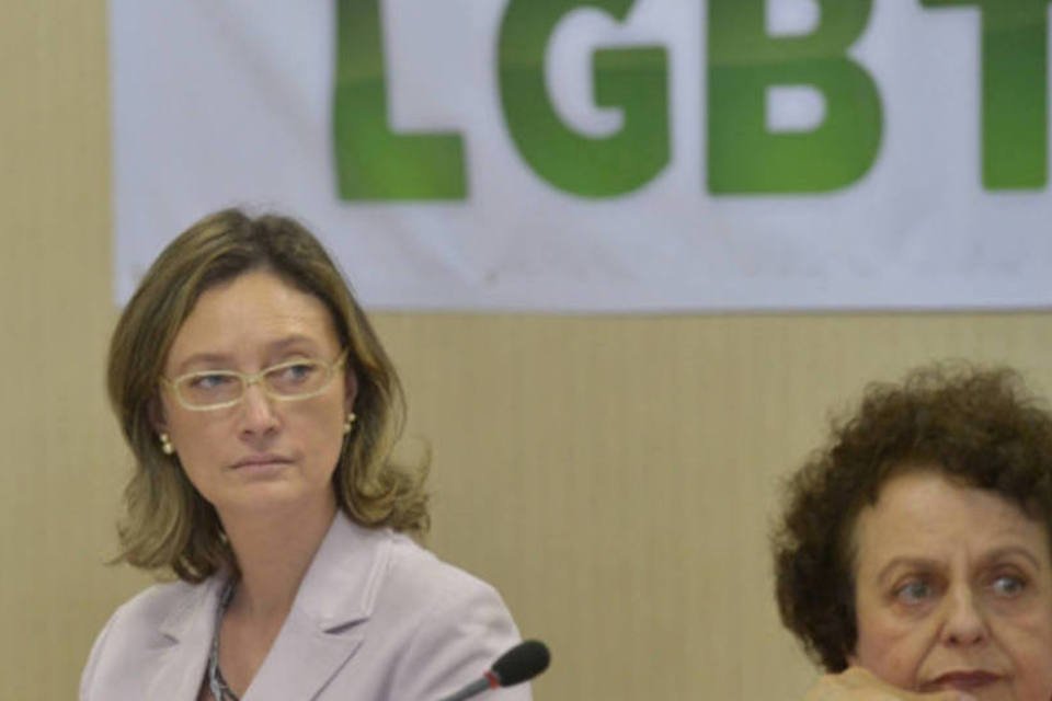 Governo lança Sistema Nacional LGBT contra preconceito