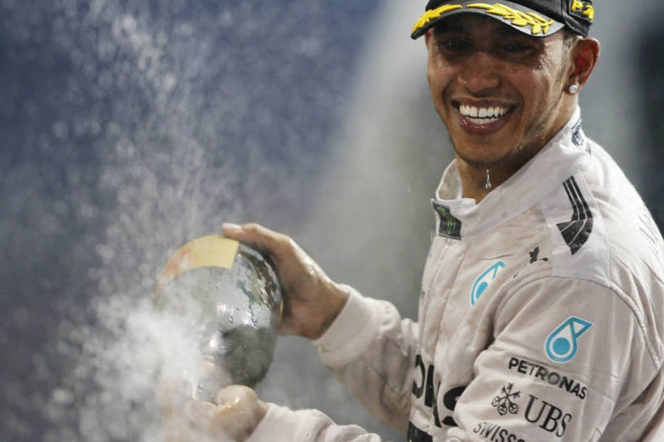 Hamilton voa em Abu Dhabi e leva o bicampeonato, Massa 2º