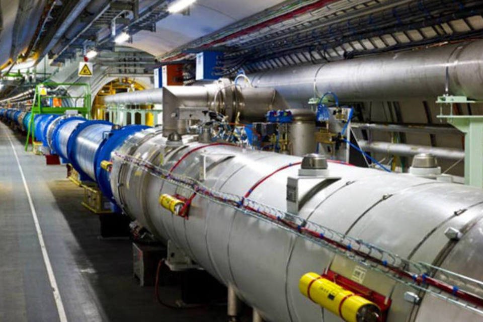 LHC encerra colisões de próton em 2011