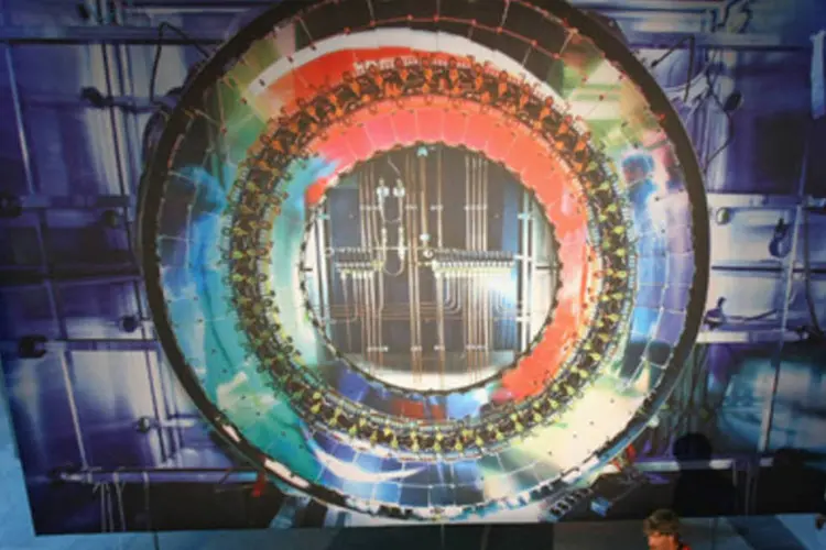Exibição do "grande colisor de hárdrons" (LHC, na sigla em inglês), em Berlim (.)
