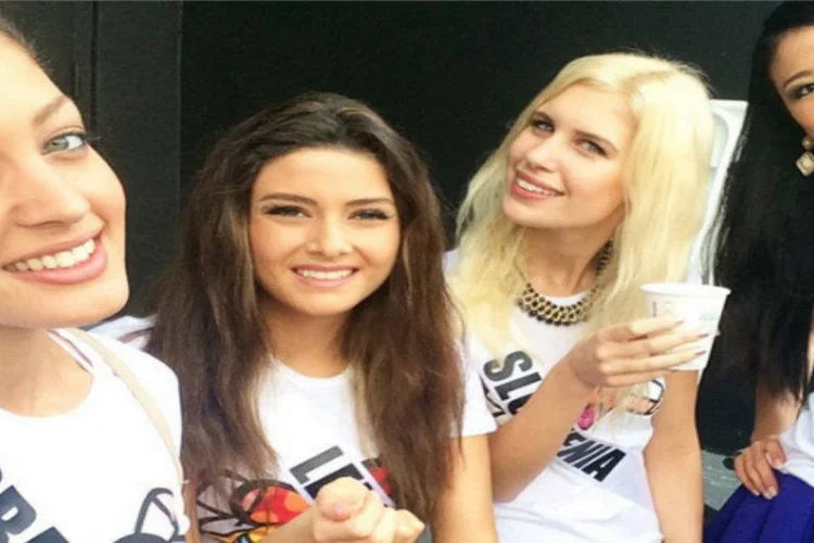 
	Miss Israel, Doron Matalon (primeira &agrave; esquerda) publicou no Instagram foto com Miss L&iacute;bano (segunda &agrave; esquerda), Saly Greige: Os dois pa&iacute;ses est&atilde;o em guerra
 (Reprodução/Instagram)