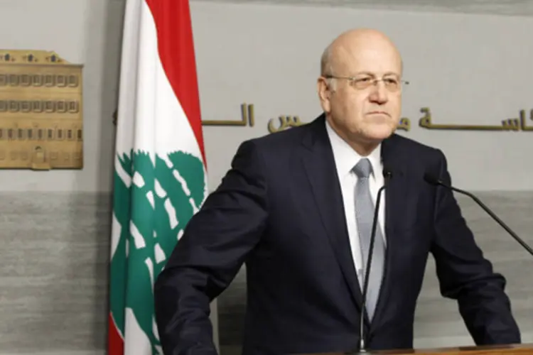 
	Najib Mikati: em declara&ccedil;&otilde;es a uma televis&atilde;o privada libanesa, o primeiro-ministro em fim de mandato anunciou hoje a decis&atilde;o
 (REUTERS/Mohamed Azakir)