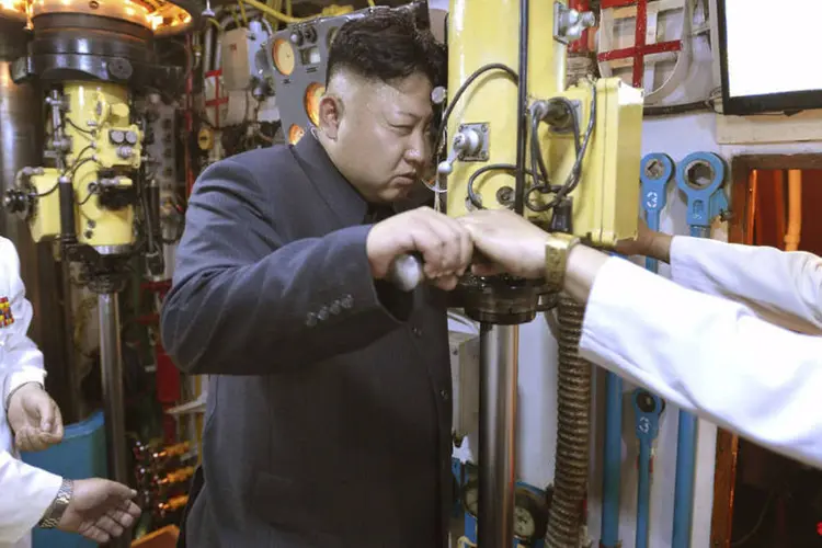 
	Kim Jong Un: Seul condena energicamente a Coreia do Norte por realizar um quarto teste nuclear em uma clara viola&ccedil;&atilde;o das resolu&ccedil;&otilde;es do Conselho de Seguran&ccedil;a da ONU
 (Reuters/ KCNA)