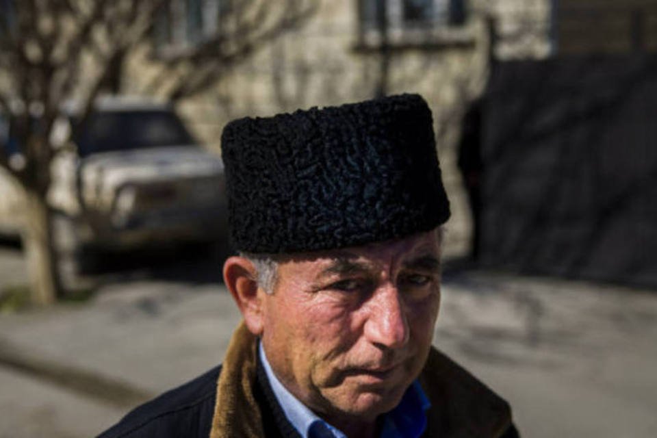 Tártaros serão desalojados da Crimeia, segundo governo