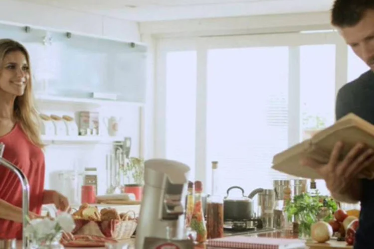Comercial da Pilão Senseo: ideia é mostrar para o consumidor que Pilão Senseo é “o casamento perfeito entre duas marcas” (Reprodução)