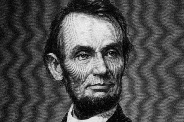 
	Abraham Lincoln: documento assinado por ele foi adquirido por 2,41 milh&otilde;es de d&oacute;lares
 (Hulton Archive/Getty Images)