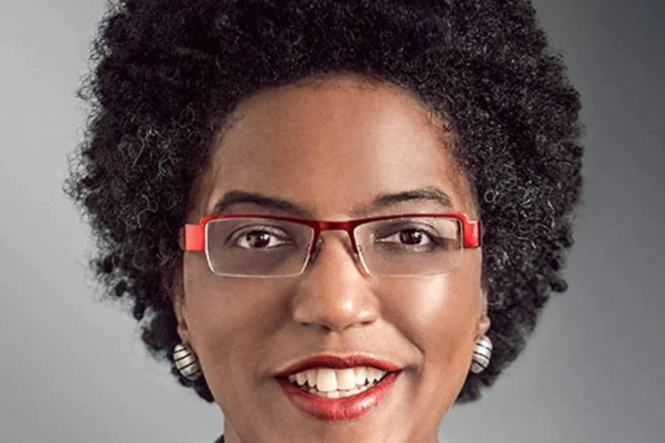 Linda A. Hill: “Quanto mais alto o cargo, mais as pessoas sentem medo, pois dependem 
de mais gente para ter seu trabalho bem-feito” (Divulgação / Stuart Cahill)