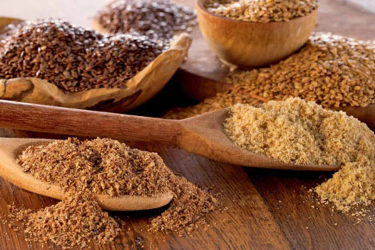 
	Linha&ccedil;a marrom e dourada: os &oacute;leos de pr&iacute;mula, de coco e de linha&ccedil;a s&atilde;o subst&acirc;ncias com a&ccedil;&atilde;o termog&ecirc;nicas que aceleram o metabolismo e a queima de gordura
 (Alex Silva / Saúde/Reprodução)