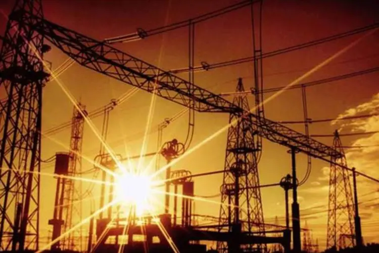Linha elétrcia: no acumulado do ano, o consumo de energia elétrica cresceu 4,2% (EXAME)