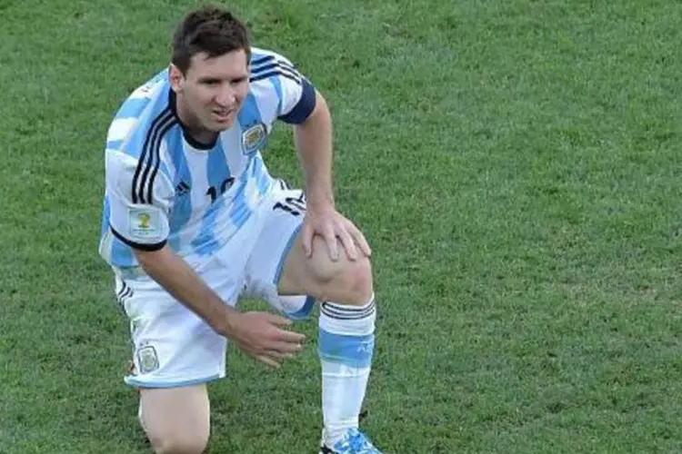 
	Jogo duro: ap&oacute;s 120 minutos sem gols, Argentina de Messi vence nos p&ecirc;naltis e est&aacute; na final
 (Gabriel Bouys/AFP)