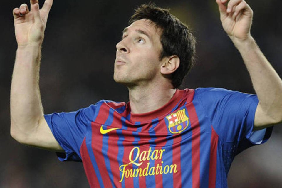 Messi vence disputa com C. Ronaldo e é artilheiro do Espanhol com recorde