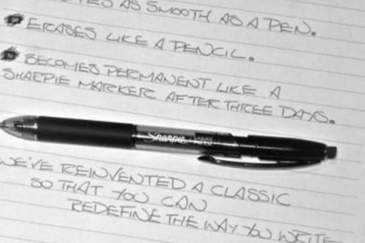 Liquid Pencil escreve como esferográfica, mas permite que texto seja apagado (.)