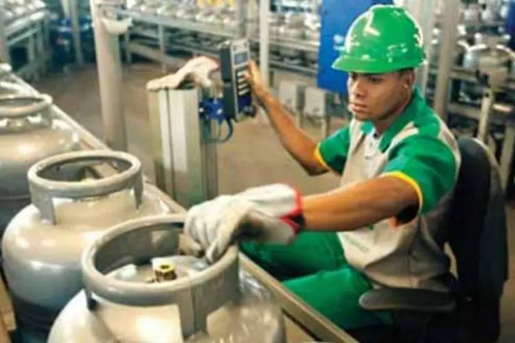 
	A Liquig&aacute;s Distribuidora se dedica ao engarrafamento, distribui&ccedil;&atilde;o e comercializa&ccedil;&atilde;o de G&aacute;s Liquefeito de Petr&oacute;leo, tamb&eacute;m conhecido como GLP
 (Divulgação)