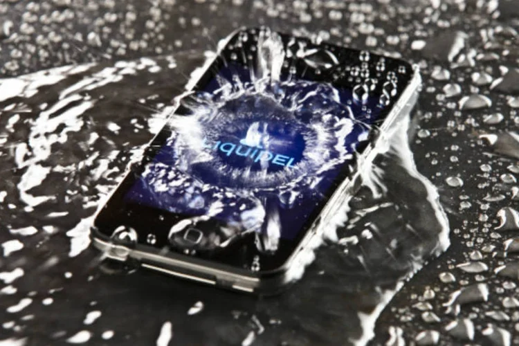 Liquipel, uma nano-capa que impermeabiliza os celulares (Divulgação)