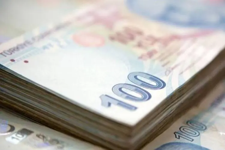 Lira, moeda turca: instabilidade afeta a confiança dos consumidores (Bloomberg)