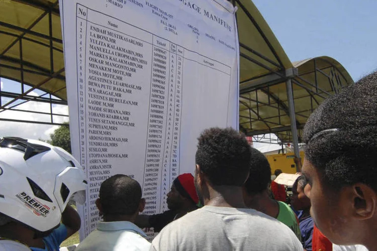 
	Lista dos passageiros do voo da Trigana Air que desapareceu: o avi&atilde;o transportava 49 adultos, incluindo cinco integrantes da tripula&ccedil;&atilde;o, e cinco crian&ccedil;as
 (REUTERS/Lucky R/Antara Foto)