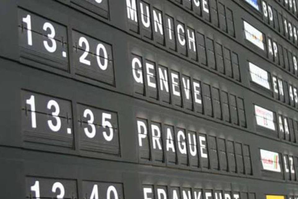 Aeroporto de Londres aumenta número de voos após caos aéreo