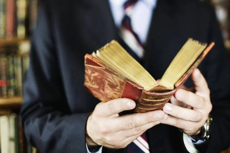 Livro: conto "Missa do Galo" vai além das lições gramaticais (Thinkstock)