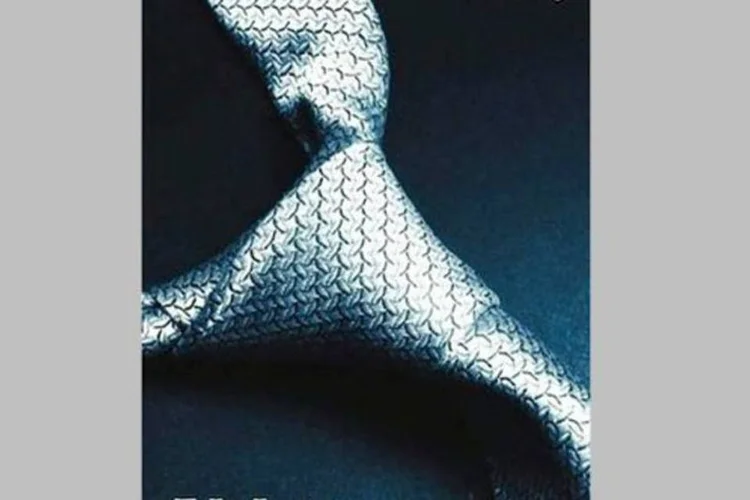 O livro, parte de uma trilogia da autora britânica Erika Leonard James, vendeu mais de três milhões de exemplares desde sua publicação, em abril (Divulgação)