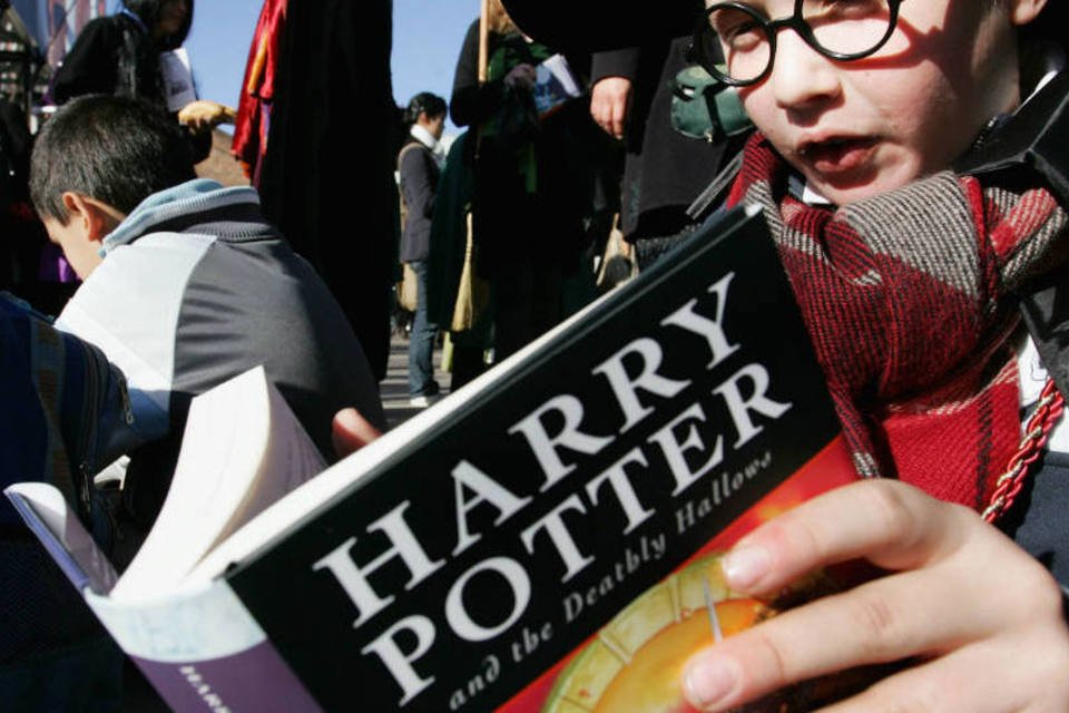 Novo livro de "Harry Potter"  já é líder de vendas