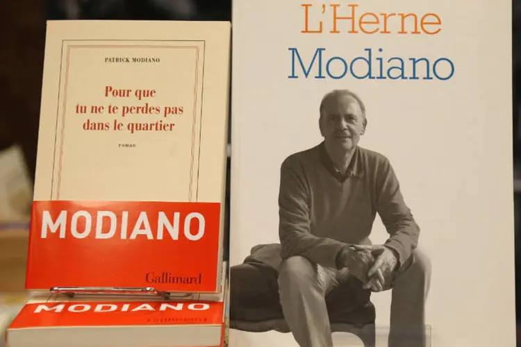 
	Livros de Patrick Modiano, que situou toda a sua obra na Paris da Segunda Guerra Mundial
 (Charles Platiau/Reuters)