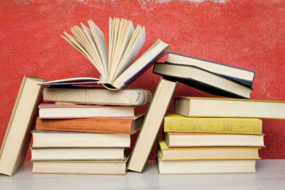 Escolas têm até 8 de setembro para escolher livros para 2016