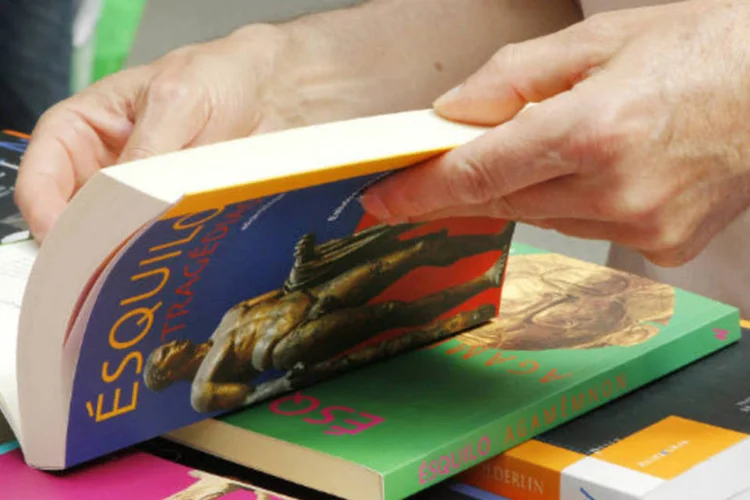 
	Livros:&nbsp;a C&acirc;mara Brasileira do Livro renovou o contrato com a Ag&ecirc;ncia Brasileira de Exporta&ccedil;&otilde;es e Investimentos para desenvolver a competitividade da industria&nbsp;editorial brasileira
 (Santos/USP Imagens)