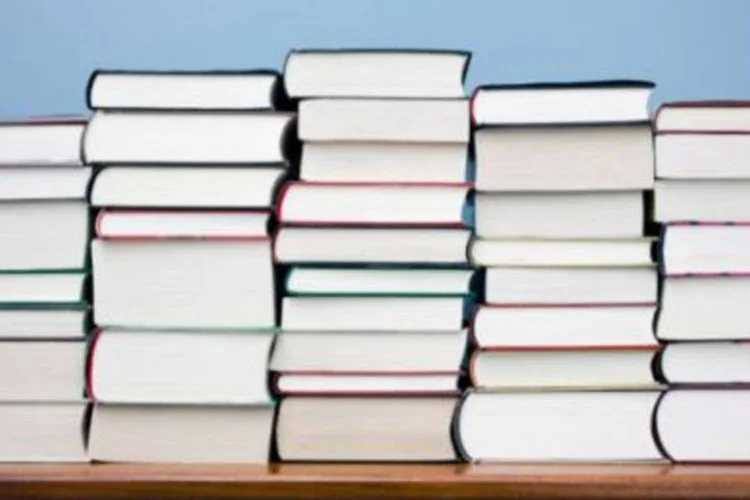Popularização da leitura: estimativa é de livro digital custar 30% mais barato (.)