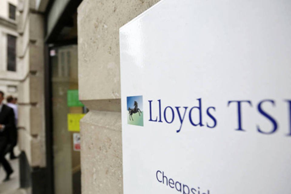 Bolsa de Londres sobe com Lloyds e AXA no setor financeiro