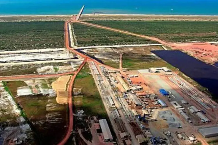 Obras de suporporto da LLX: capacidade de embarque de seu terminal privativo pode passar de 50 para 100 milhões de toneladas de minério de ferro por ano