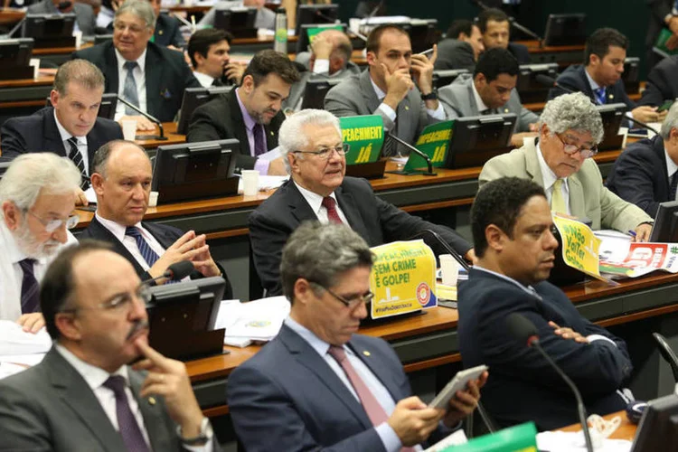 Comissão Especial do Impeachment: Renata disse que, até domingo, o grupo trabalhará para convencer a mudar de ideia os quatro deputados que são contra o impeachment (Lula Marques/Agência PT)