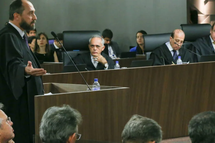 
	Lu&iacute;s In&aacute;cio Adams: ministro destacou que a decis&atilde;o sobre a reprova&ccedil;&atilde;o das contas de Dilma cabe ao Congresso
 (Lula Marques/ Agência PT)