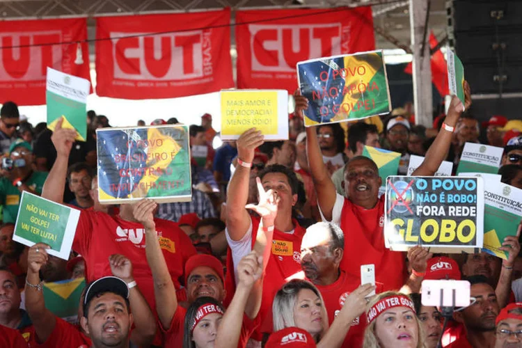 
	Evento dia 16 de abril contra impeachment em Bras&iacute;lia
 (Lula Marques/ Agência PT)
