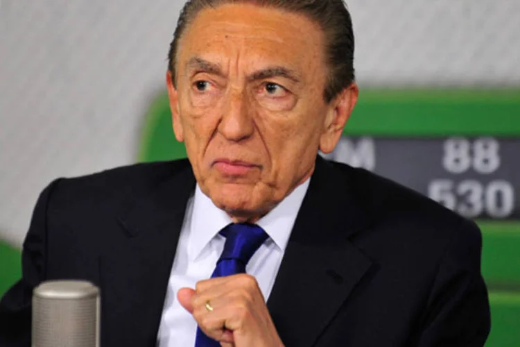 
	O ministro de Minas e Energia, Edison Lob&atilde;o: ele ressaltou que n&atilde;o &eacute; fun&ccedil;&atilde;o de ministro de Estado opinar sobre a autonomia do Congresso
 (Elza Fiúza/ABr)