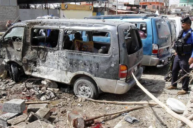 Local de ataque: explosões destruíram muitas casas nas imediações (Ako Rasheed/Reuters)
