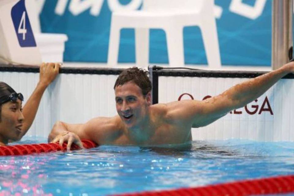Thiago Pereira bate Phelps e é prata nos 400 m medley