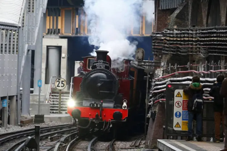 Convidados passearam na locomotiva a vapor Met Locomotive 1, construída em 1898, e restaurada pelo Museu do Transporte (REUTERS/Suzanne Plunkett)