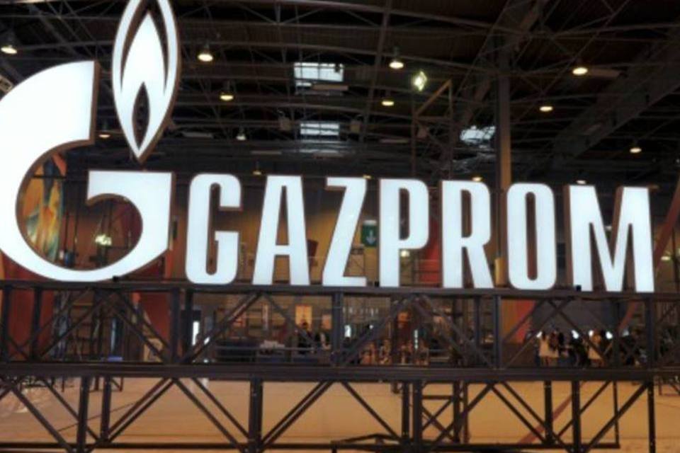 Logo da Gazprom: o presidente da companhia estatal russa comunicou que foram exportados 159,4 bilhões de metros gás da ex-URSS em 2015 (ERIC PIERMONT/AFP)