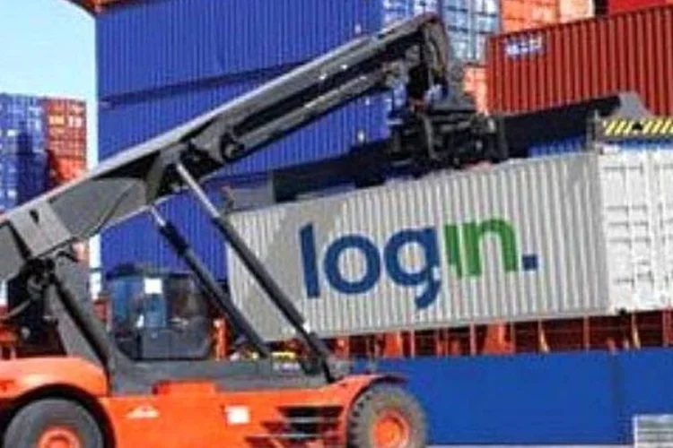 Log-in: no trem expresso, a movimentação de contêineres TEUs caiu 