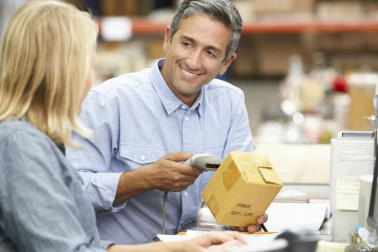 Empresa comercial importadora e exportadora (Thinkstock)