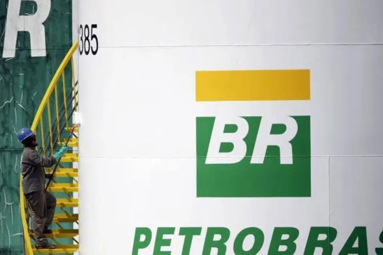 
	Logo da Petrobras: na entrevista, Barbosa salientou ter plena confian&ccedil;a no comando da Petrobras
 (Ueslei Marcelino/ Reuters)