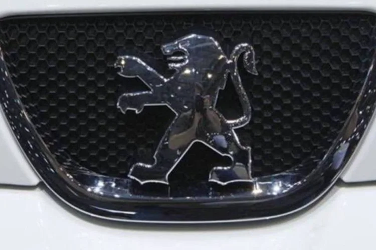 
	Peugeot: a montadora prometeu cortar custos e sua linha de modelos
 (Denis Balibouse/Reuters)
