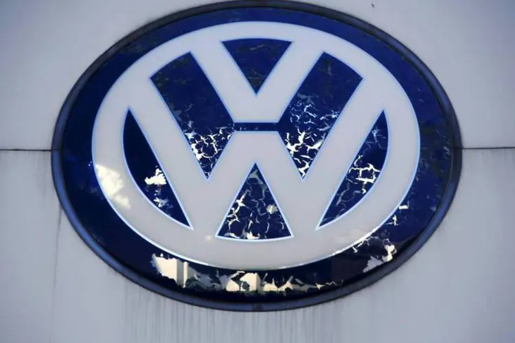 
	Volkswagen: a estes n&uacute;meros se somariam US$ 2 bilh&otilde;es para que a VW desenvolva projetos de novos ve&iacute;culos limpos
 (Reuters)