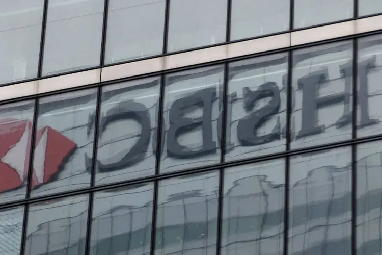 Logo do HSBC é refletido em janela de prédio: os países são os quatro mais importantes para o HSBC (Peter Nicholls/Reuters)