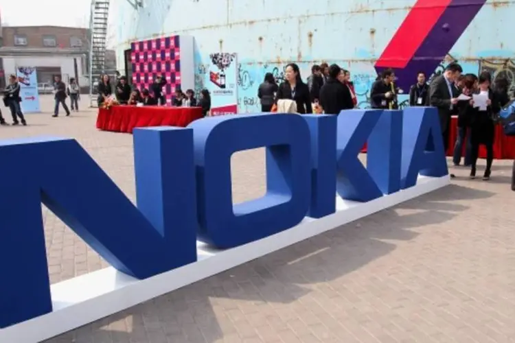 Ações da Nokia caíram em mais de 20 por cento depois de seu anúncio do acordo com a Microsoft (Feng Li/Getty Images)