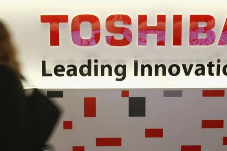 Em Tóquio, ações da Toshiba despencam após rebaixamento