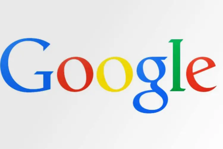 Logo "plano" do Google: diferenças para o logo atual são sutis. As cores estão mais "lavadas", e os efeitos de volume e sombra desapareceram (Reprodução)